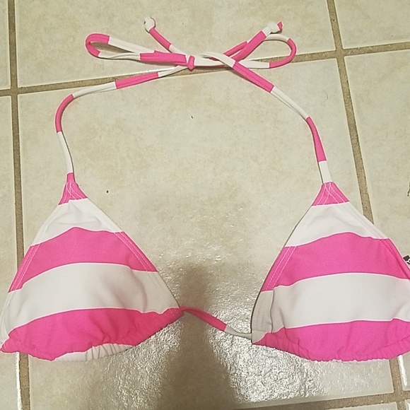 Swimsuit top - Picture 1 of 3